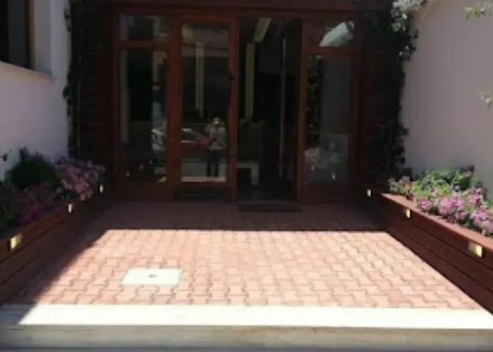 Отель Artist 3*