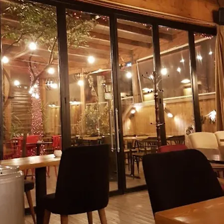 Boutique Artist 3* Tirana